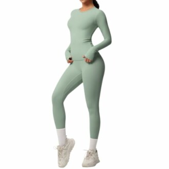 Conjunto de ropa deportiva verde para mujer